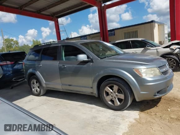 ✅ 2010 Dodge Journey SXT • VIN: 3D4PG5FV5AT126758 • Lot: 43503838. Wystawiony na IAAI z przebiegiem 118 765 mil. Bezpłatny archiwum sprzedaży aukcyjnych z USA i szczegółowy raport historii pojazdu na DreamBid. Zdjęcie 13.