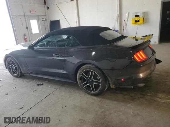 ✅ 2022 Ford Mustang EcoBoost Premium • VIN: 1FATP8UH0N5139150 • Lot: 90814745. Wystawiony na Copart z przebiegiem 29 196 mil. Bezpłatny archiwum sprzedaży aukcyjnych z USA i szczegółowy raport historii pojazdu na DreamBid. Zdjęcie 2.