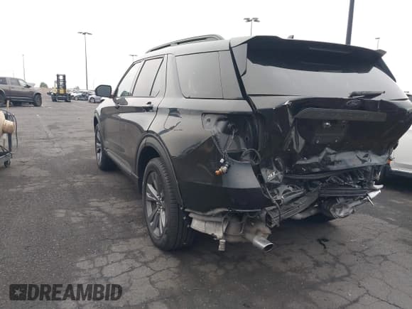 ✅ 2021 Ford Explorer XLT • VIN: 1FMSK7DH3MGA31425 • Lot: 43692608. Wystawiony na IAAI z przebiegiem 79 798 mil. Bezpłatny archiwum sprzedaży aukcyjnych z USA i szczegółowy raport historii pojazdu na DreamBid. Zdjęcie 3.