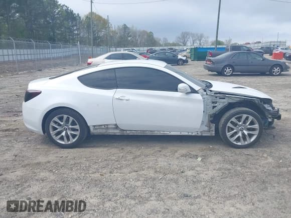 ✅ 2016 Hyundai Genesis Coupe 3.8L Base • VIN: KMHHT6KJ1GU134260 • Lot: 41948319. Wystawiony na IAAI z przebiegiem 154 259 mil. Bezpłatny archiwum sprzedaży aukcyjnych z USA i szczegółowy raport historii pojazdu na DreamBid. Zdjęcie 14.