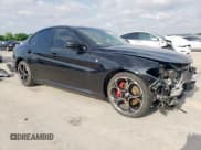 ✅ 2022 Alfa Romeo Giulia Ti • VIN: ZARFAMBN6N7659907 • Lot: 54682115. Wystawiony na Copart z przebiegiem 34 802 mil. Bezpłatny archiwum sprzedaży aukcyjnych z USA i szczegółowy raport historii pojazdu na DreamBid. Zdjęcie 4.