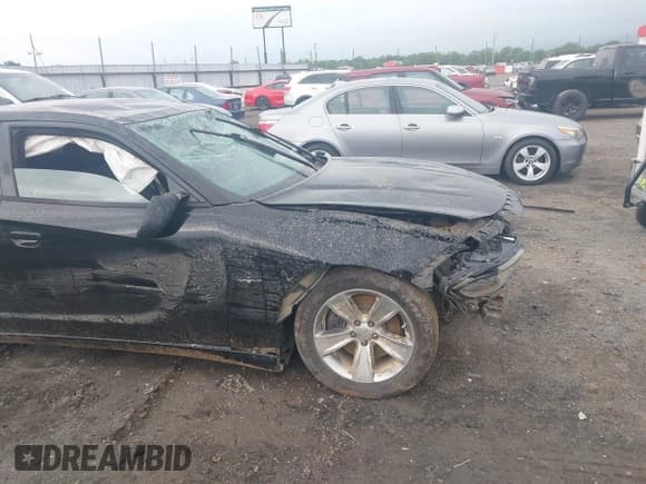 ✅ 2015 Dodge Charger Road/Track • VIN: 2C3CDXCT3FH819884 • Лот: 42101253. Опубликован ранее на IAAI с пробегом Не указан. Бесплатный доступ к архиву аукционных продаж из США и подробный отчёт об истории автомобиля на DreamBid. Изображение 16.