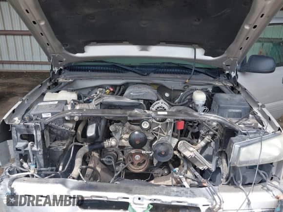 2007 Chevrolet Silverado 1500 LT1 z VIN 2GCEC13Z371137476, wystawiony jako IAAI lot #42397359 z przebiegiem 153 159 mil mil oraz . Historia ofert i sprzedaży dostępna na DreamBid. Obrazek 10.