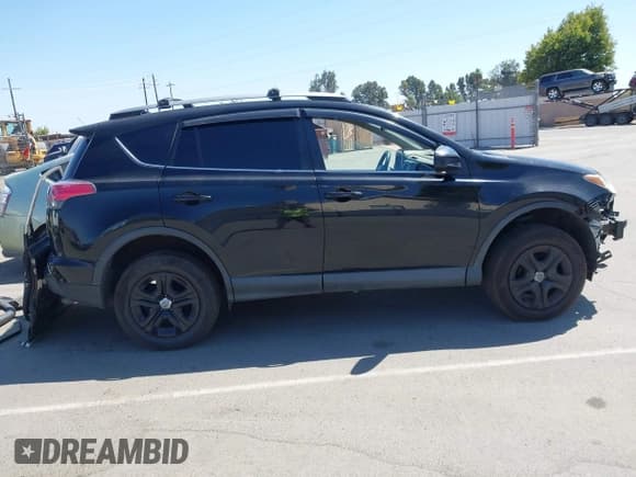 ✅ 2017 Toyota RAV4 LE • VIN: 2T3ZFREV6HW371315 • Lot: 42495989. Wystawiony na IAAI z przebiegiem 154 702 mil. Bezpłatny archiwum sprzedaży aukcyjnych z USA i szczegółowy raport historii pojazdu na DreamBid. Zdjęcie 14.