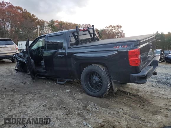 ✅ 2018 Chevrolet Silverado 1500 Custom • VIN: 3GCUKPEC1JG174583 • Лот: 89442525. Опубликован ранее на Copart с пробегом 143 178 миль. Бесплатный доступ к архиву аукционных продаж из США и подробный отчёт об истории автомобиля на DreamBid. Изображение 2.