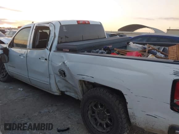 ✅ 2019 Chevrolet Silverado 1500 LT • VIN: 2GCRCPEC5K1113587 • Lot: 43794100. Wystawiony na IAAI z przebiegiem 116 779 mil. Bezpłatny archiwum sprzedaży aukcyjnych z USA i szczegółowy raport historii pojazdu na DreamBid. Zdjęcie 14.