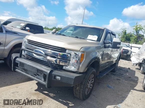 ✅ 2017 Ford F-250 Lariat • VIN: 1FT7W2BT0HEF42911 • Lot: 42798203. Listed on IAAI with 256,567 mi. Free auction sales archive from the USA and detailed vehicle history report at DreamBid. Image 2.