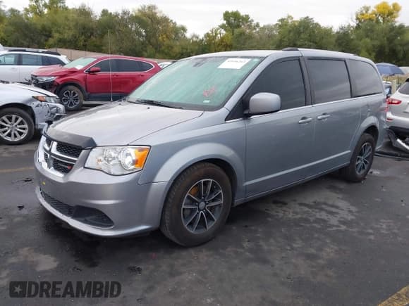 ✅ 2019 Dodge Grand Caravan SXT • VIN: 2C4RDGCG4KR647409 • Лот: 43436263. Опубликован ранее на IAAI с пробегом 61 020 миль. Бесплатный доступ к архиву аукционных продаж из США и подробный отчёт об истории автомобиля на DreamBid. Изображение 19.