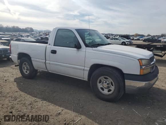 2004 Chevrolet Silverado 1500 LS z VIN 1GCEC14V04Z232513, wystawiony jako Copart lot #82531194 z przebiegiem Nie podano mil oraz Czysty tytuł • Clean title. Historia ofert i sprzedaży dostępna na DreamBid. Obrazek 4.