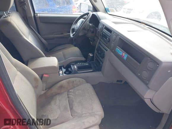 ✅ 2006 Jeep Commander • VIN: 1J8HG48K56C195413 • Lot: 41405302. Listed on IAAI with 74,062 mi. Free auction sales archive from the USA and detailed vehicle history report at DreamBid. Image 5.