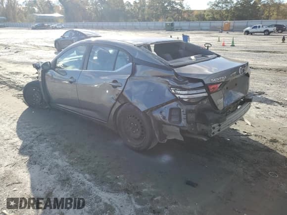 ✅ 2021 Nissan Sentra S • VIN: 3N1AB8BV0MY233039 • Lot: 82647985. Wystawiony na Copart z przebiegiem 84 236 mil. Bezpłatny archiwum sprzedaży aukcyjnych z USA i szczegółowy raport historii pojazdu na DreamBid. Zdjęcie 2.