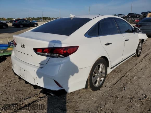 ✅ 2018 Hyundai Sonata Limited • VIN: 5NPE34AF1JH712299 • Лот: 72188702. Опубликован ранее на Copart с пробегом 105 973 миль. Бесплатный доступ к архиву аукционных продаж из США и подробный отчёт об истории автомобиля на DreamBid. Изображение 3.