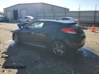 ✅ 2015 Hyundai Veloster Turbo • VIN: KMHTC6AE7FU233713 • Lot: 86824904. Wystawiony na Copart z przebiegiem Nie podano. Bezpłatny archiwum sprzedaży aukcyjnych z USA i szczegółowy raport historii pojazdu na DreamBid. Zdjęcie 2.