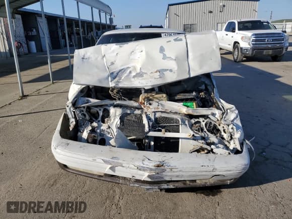 ✅ 1992 Chrysler New Yorker • VIN: 1C3XV66R9ND836273 • Lot: 47061515. Wystawiony na Copart z przebiegiem 142 174 mil. Bezpłatny archiwum sprzedaży aukcyjnych z USA i szczegółowy raport historii pojazdu na DreamBid. Zdjęcie 5.