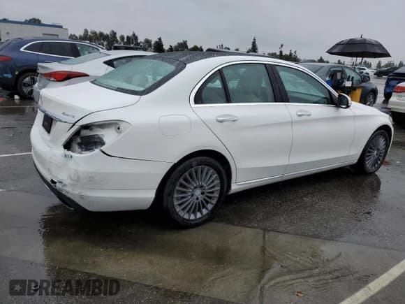 ✅ 2015 Mercedes-Benz C 300 Luxury • VIN: 55SWF4KB6FU011656 • Lot: 92998535. Listed on Copart with 74,165 mi. Free auction sales archive from the USA and detailed vehicle history report at DreamBid. Image 3.