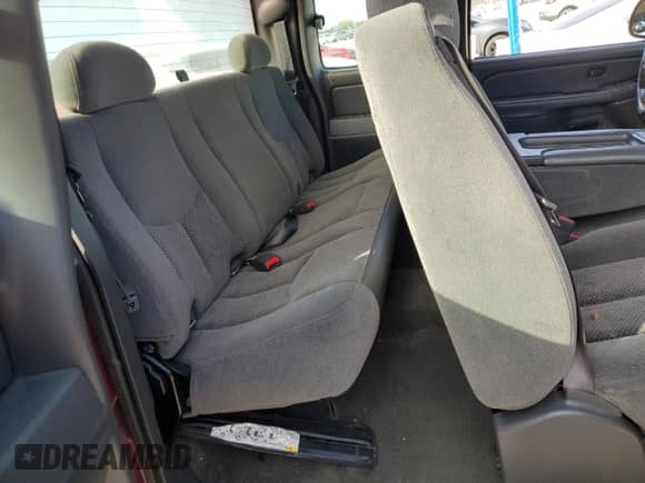 ✅ 2005 Chevrolet Silverado 1500 LS • VIN: 2GCEC19V351284558 • Lot: 70009574. Wystawiony na Copart z przebiegiem 114 355 mil mil. Skorzystaj z bezpłatnego archiwum sprzedaży aukcyjnych z USA i zobacz szczegółowy raport historii pojazdu na DreamBid. Zdjęcie 11.