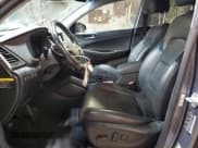 ✅ 2017 Hyundai Tucson SE • VIN: KM8J3CA49HU440104 • Лот: 91779405. Опубликован ранее на Copart с пробегом 109 525 миль. Бесплатный доступ к архиву аукционных продаж из США и подробный отчёт об истории автомобиля на DreamBid. Изображение 7.