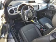 ✅ 2014 Volkswagen Beetle 2.0L TDI w/Sun/Sound/Nav • VIN: 3VWJL7AT5EM632412 • Лот: 94750965. Опубликован ранее на Copart с пробегом 111 421 миль. Бесплатный доступ к архиву аукционных продаж из США и подробный отчёт об истории автомобиля на DreamBid. Изображение 8.