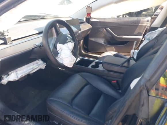 ✅ 2021 Tesla Model 3 Standard Range Plus • VIN: 5YJ3E1EA2MF907099 • Lot: 43425780. Wystawiony na IAAI z przebiegiem 57 770 mil. Bezpłatny archiwum sprzedaży aukcyjnych z USA i szczegółowy raport historii pojazdu na DreamBid. Zdjęcie 5.