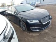 ✅ 2017 Lincoln MKZ Select • VIN: 3LN6L5D94HR663120 • Lot: 43550365. Wystawiony na IAAI z przebiegiem 134 224 mil. Bezpłatny archiwum sprzedaży aukcyjnych z USA i szczegółowy raport historii pojazdu na DreamBid. Zdjęcie 1.