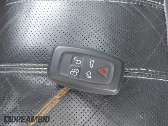 ✅ 2011 Land Rover Range Rover Sport HSE Lux • VIN: SALSK2D41BA284871 • Лот: 42354891. Опубликован ранее на IAAI с пробегом 155 554 миль. Бесплатный доступ к архиву аукционных продаж из США и подробный отчёт об истории автомобиля на DreamBid. Изображение 11.