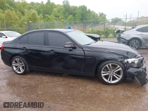 ✅ 2014 BMW 3 Series 328i xDrive • VIN: WBA3B3C54EJ977494 • Lot: 42357637. Listed on IAAI with 108,807 mi. Free auction sales archive from the USA and detailed vehicle history report at DreamBid. Image 13.