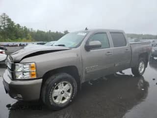 2013 Chevrolet Silverado 1500 LTZ z VIN 3GCPKTE76DG291086, wystawiony jako Copart lot #81403975 z przebiegiem 88 173 mil mil oraz Szkoda całkowita • Salvage title. Historia ofert i sprzedaży dostępna na DreamBid. Obrazek 1.
