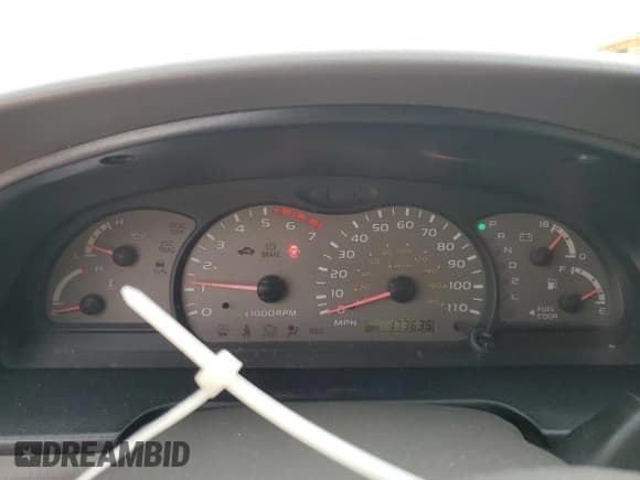 ✅ 2002 Toyota Sequoia SR5 • VIN: 5TDZT34A22S111801 • Lot: 71919335. Listed on Copart with 173,635 mi. Free auction sales archive from the USA and detailed vehicle history report at DreamBid. Image 9.