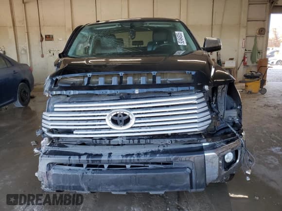 ✅ 2016 Toyota Tundra Limited • VIN: 5TFHW5F18GX540132 • Lot: 92464935. Listed on Copart with 127,628 mi. Free auction sales archive from the USA and detailed vehicle history report at DreamBid. Image 5.
