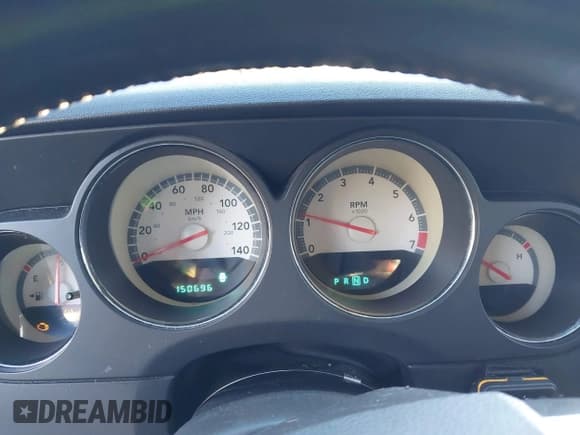 ✅ 2012 Dodge Challenger SXT • VIN: 2C3CDYAG0CH293320 • Lot: 41327797. Wystawiony na IAAI z przebiegiem 150 696 mil. Bezpłatny archiwum sprzedaży aukcyjnych z USA i szczegółowy raport historii pojazdu na DreamBid. Zdjęcie 7.