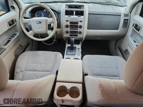 ✅ 2012 Ford Escape XLT • VIN: 1FMCU9DG0CKB51857 • Lot: 85476735. Wystawiony na Copart z przebiegiem 144 395 mil. Bezpłatny archiwum sprzedaży aukcyjnych z USA i szczegółowy raport historii pojazdu na DreamBid. Zdjęcie 8.