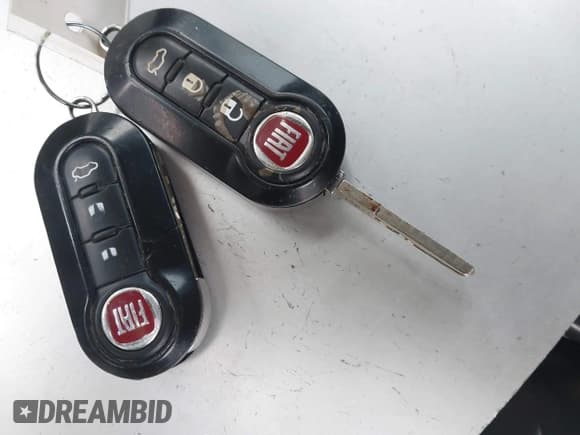 ✅ 2018 FIAT 500e • VIN: 3C3CFFGE7JT377448 • Lot: 43785970. Listed on IAAI with 52,134 mi. Free auction sales archive from the USA and detailed vehicle history report at DreamBid. Image 11.