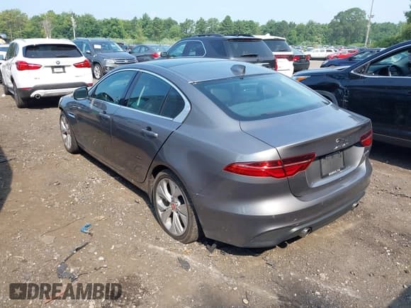 ✅ 2020 Jaguar XE S • VIN: SAJAJ4FXXLCP65394 • Lot: 40003632. Wystawiony na IAAI z przebiegiem 37 547 mil. Bezpłatny archiwum sprzedaży aukcyjnych z USA i szczegółowy raport historii pojazdu na DreamBid. Zdjęcie 3.