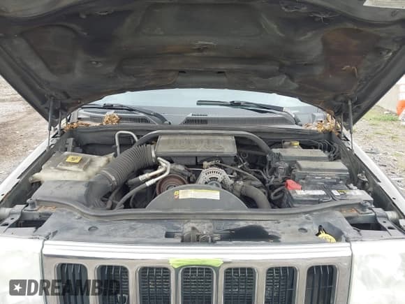 ✅ 2008 Jeep Commander Sport • VIN: 1J8HG48K98C135234 • Lot: 41920183. Listed on IAAI with 247,452 mi. Free auction sales archive from the USA and detailed vehicle history report at DreamBid. Image 10.