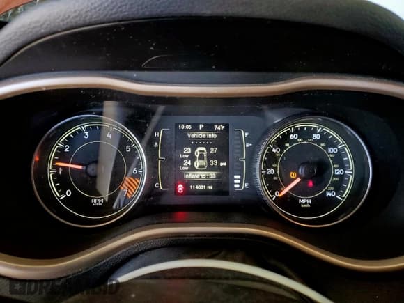 ✅ 2014 Jeep Cherokee Sport • VIN: 1C4PJLAB8EW270496 • Lot: 91346135. Wystawiony na Copart z przebiegiem 114 031 mil. Bezpłatny archiwum sprzedaży aukcyjnych z USA i szczegółowy raport historii pojazdu na DreamBid. Zdjęcie 9.