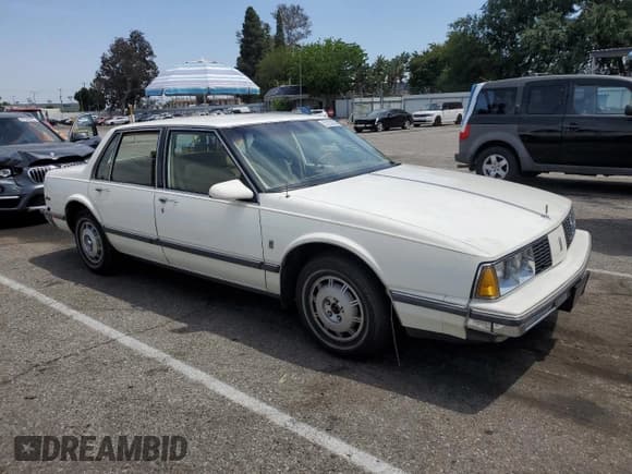 ✅ 1986 Oldsmobile Delta • VIN: 1G3HY6933G1811551 • Лот: 57233005. Опубликован ранее на Copart с пробегом 42 920 миль. Бесплатный доступ к архиву аукционных продаж из США и подробный отчёт об истории автомобиля на DreamBid. Изображение 4.