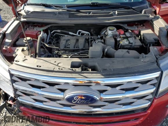 ✅ 2018 Ford Explorer XLT • VIN: 1FM5K7D8XJGA96717 • Lot: 90259075. Wystawiony na Copart z przebiegiem 58 228 mil. Bezpłatny archiwum sprzedaży aukcyjnych z USA i szczegółowy raport historii pojazdu na DreamBid. Zdjęcie 12.