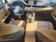 ✅ 2017 Lexus ES 350 • VIN: JTHBK1GG2H2258451 • Lot: 70894185. Wystawiony na Copart z przebiegiem 48 679 mil. Bezpłatny archiwum sprzedaży aukcyjnych z USA i szczegółowy raport historii pojazdu na DreamBid. Zdjęcie 8.