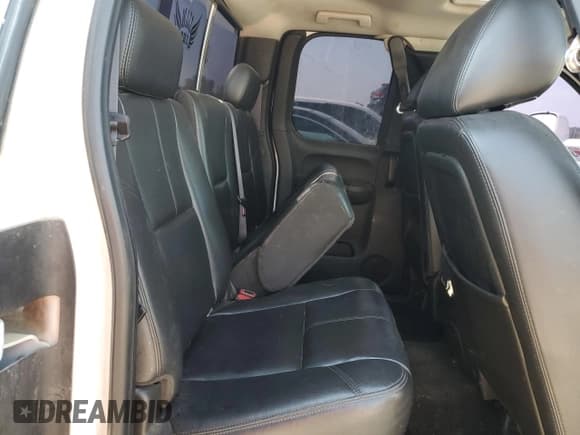 ✅ 2011 Chevrolet Silverado 2500HD LTZ • VIN: 1GC2KYC8XBZ190729 • Лот: 68076265. Опубликован ранее на Copart с пробегом 146 720 миль. Бесплатный доступ к архиву аукционных продаж из США и подробный отчёт об истории автомобиля на DreamBid. Изображение 11.