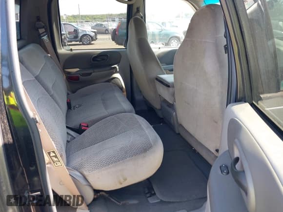 ✅ 2001 Ford F-150 XLT • VIN: 1FTRW08L41KE44198 • Lot: 42962711. Wystawiony na IAAI z przebiegiem Nie podano. Bezpłatny archiwum sprzedaży aukcyjnych z USA i szczegółowy raport historii pojazdu na DreamBid. Zdjęcie 8.