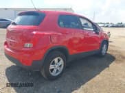 ✅ 2020 Chevrolet Trax LS • VIN: KL7CJKSB6LB345124 • Lot: 42662010. Wystawiony na IAAI z przebiegiem 89 578 mil. Bezpłatny archiwum sprzedaży aukcyjnych z USA i szczegółowy raport historii pojazdu na DreamBid. Zdjęcie 4.
