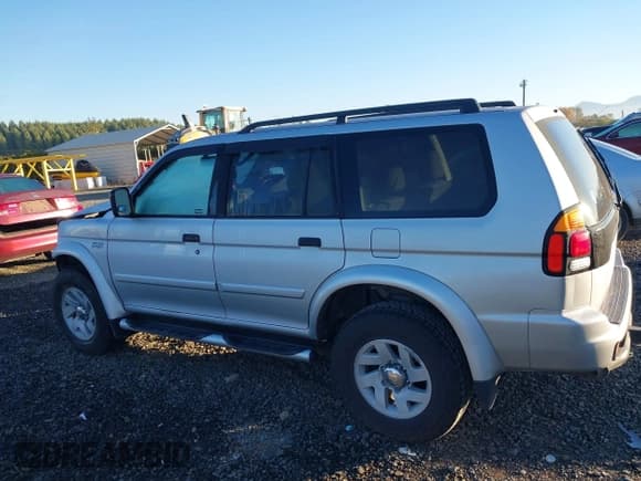 ✅ 2002 Mitsubishi Montero Sport XLS • VIN: JA4MT31R92J045453 • Lot: 43454081. Wystawiony na IAAI z przebiegiem 175 577 mil. Bezpłatny archiwum sprzedaży aukcyjnych z USA i szczegółowy raport historii pojazdu na DreamBid. Zdjęcie 14.