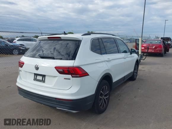 ✅ 2019 Volkswagen Tiguan SE • VIN: 3VV2B7AX3KM004357 • Lot: 43395115. Wystawiony na IAAI z przebiegiem 111 568 mil. Bezpłatny archiwum sprzedaży aukcyjnych z USA i szczegółowy raport historii pojazdu na DreamBid. Zdjęcie 4.
