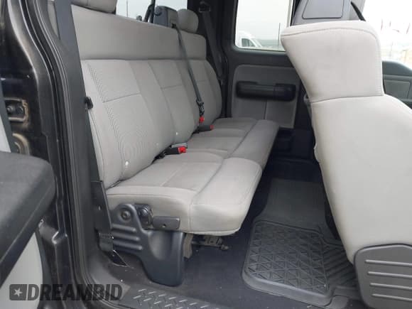 ✅ 2004 Ford F-150 XLT • VIN: 1FTPX14564FA02781 • Lot: 42601124. Wystawiony na IAAI z przebiegiem 162 038 mil. Bezpłatny archiwum sprzedaży aukcyjnych z USA i szczegółowy raport historii pojazdu na DreamBid. Zdjęcie 8.