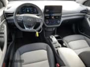 ✅ 2020 Hyundai Ioniq Limited • VIN: KMHC85LJ6LU071543 • Lot: 88858805. Wystawiony na Copart z przebiegiem 20 559 mil. Bezpłatny archiwum sprzedaży aukcyjnych z USA i szczegółowy raport historii pojazdu na DreamBid. Zdjęcie 8.