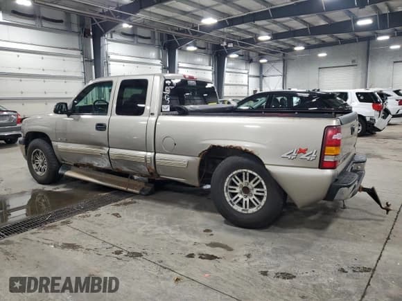 ✅ 2001 Chevrolet Silverado 1500 • VIN: 2GCEK19V711402995 • Лот: 55267275. Опубликован ранее на Copart с пробегом 198 564 миль. Бесплатный доступ к архиву аукционных продаж из США и подробный отчёт об истории автомобиля на DreamBid. Изображение 2.