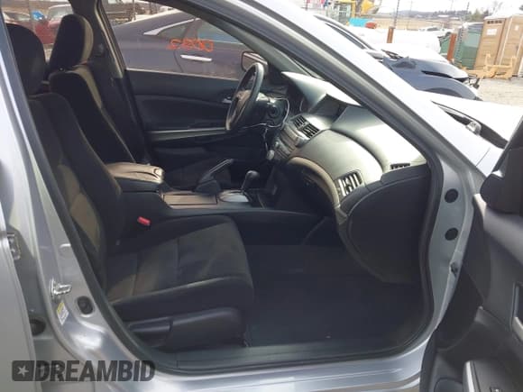 ✅ 2010 Honda Accord EX • VIN: 1HGCP2F73AA011886 • Lot: 43850032. Listed on IAAI with 207,560 mi. Free auction sales archive from the USA and detailed vehicle history report at DreamBid. Image 5.