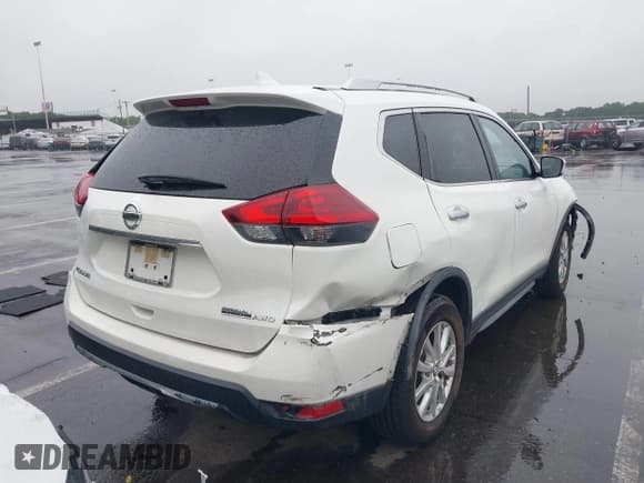 ✅ 2020 Nissan Rogue SV • VIN: JN8AT2MV0LW108752 • Lot: 42468406. Wystawiony na IAAI z przebiegiem 65 954 mil. Bezpłatny archiwum sprzedaży aukcyjnych z USA i szczegółowy raport historii pojazdu na DreamBid. Zdjęcie 4.