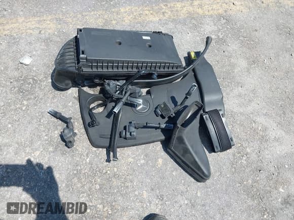 ✅ 2013 Mercedes-Benz E 350 • VIN: WDDKJ5KB1DF212769 • Lot: 42064928. Wystawiony na IAAI z przebiegiem 62 500 mil. Bezpłatny archiwum sprzedaży aukcyjnych z USA i szczegółowy raport historii pojazdu na DreamBid. Zdjęcie 12.