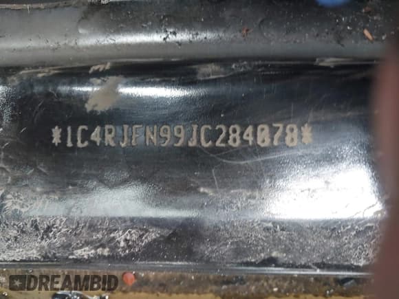 ✅ 2018 Jeep Grand Cherokee Trackhawk • VIN: 1C4RJFN99JC284078 • Лот: 43794435. Опубликован ранее на IAAI с пробегом Не указан. Бесплатный доступ к архиву аукционных продаж из США и подробный отчёт об истории автомобиля на DreamBid. Изображение 9.